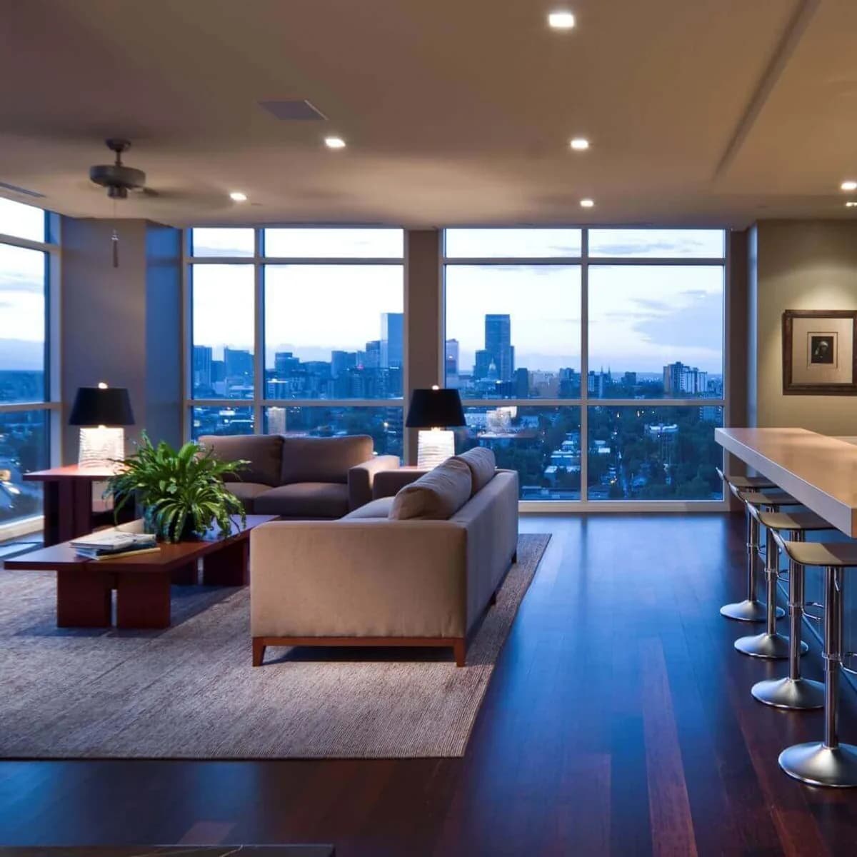 Regular Modern Apartment (2 bd, 2 ba)